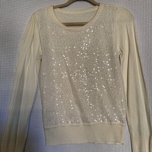 White top/ light pullover/crew neck blouse with sequence front